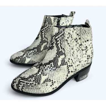 Blondo Ankle Booties Size 6 Snakeskin Embossed Le… - image 1