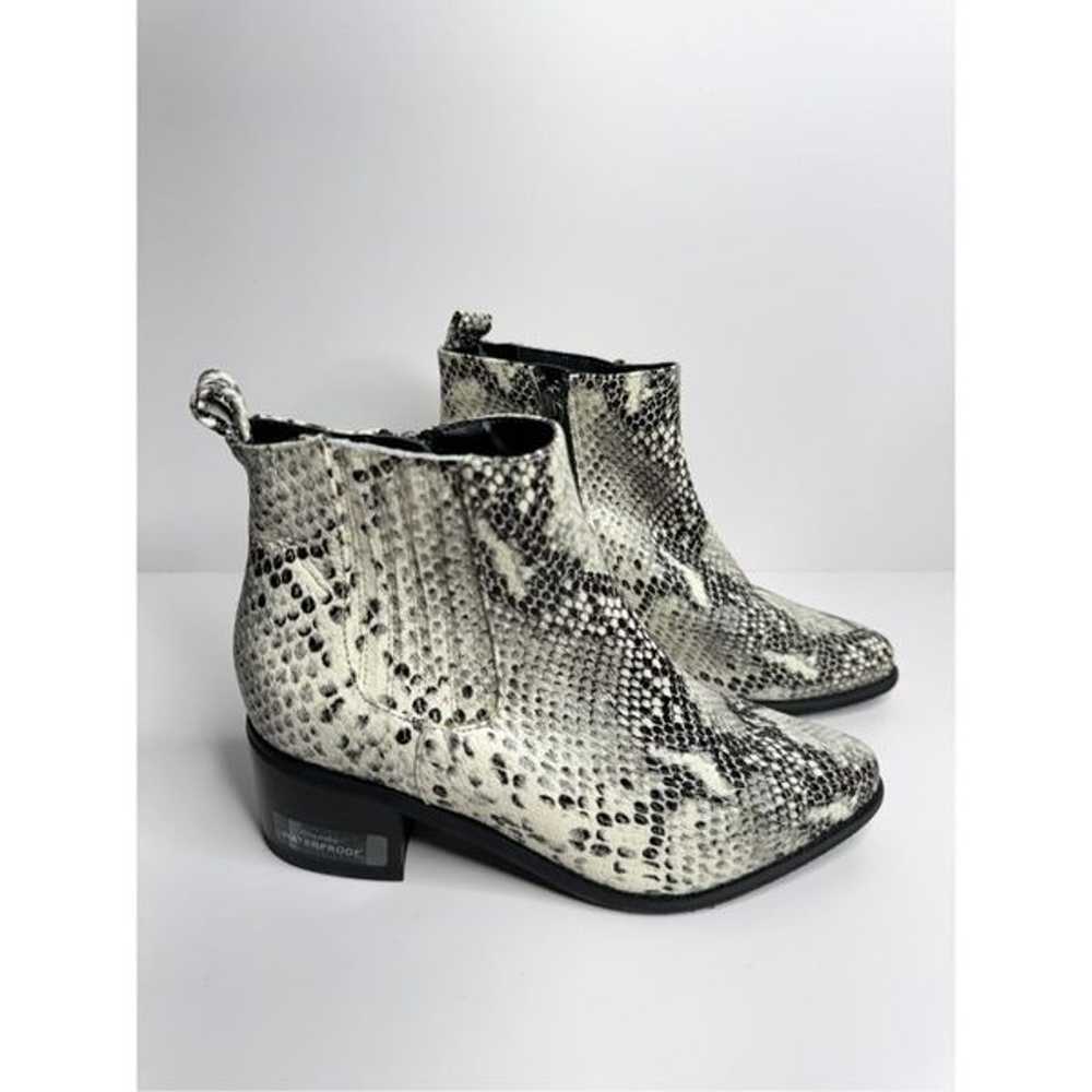 Blondo Ankle Booties Size 6 Snakeskin Embossed Le… - image 2