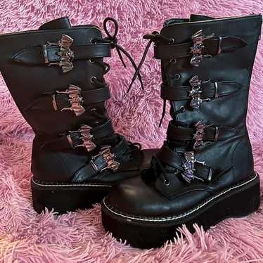 Demonia Emily -322 boots