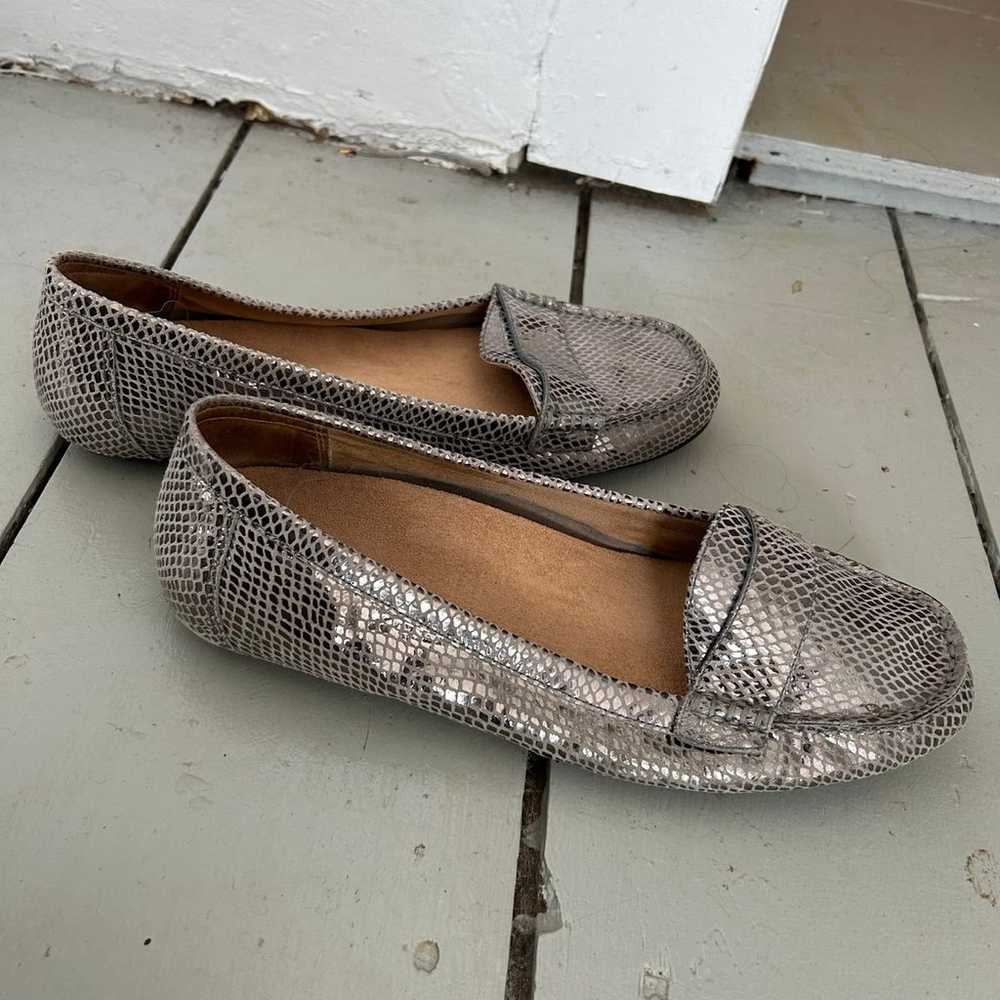 Vionic Larrun Women's Flat Shoes metallic silver … - image 2
