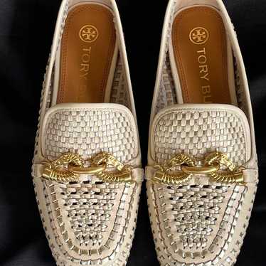 Tory Burch “JESSA” Raffia Loafers NWOB SZ 6.5 - image 1