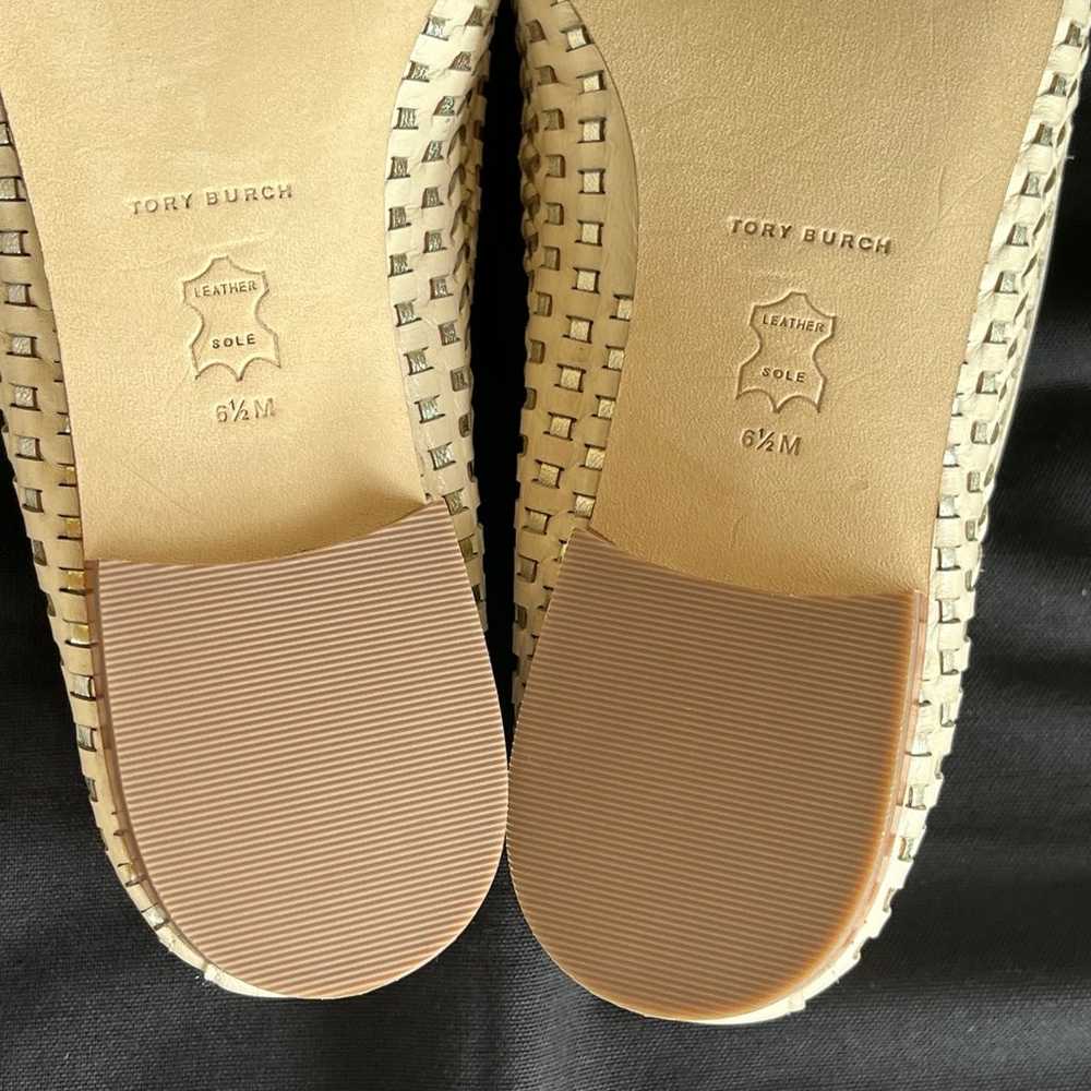 Tory Burch “JESSA” Raffia Loafers NWOB SZ 6.5 - image 9