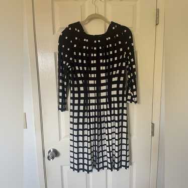 Tahari Black and White Dress size 10