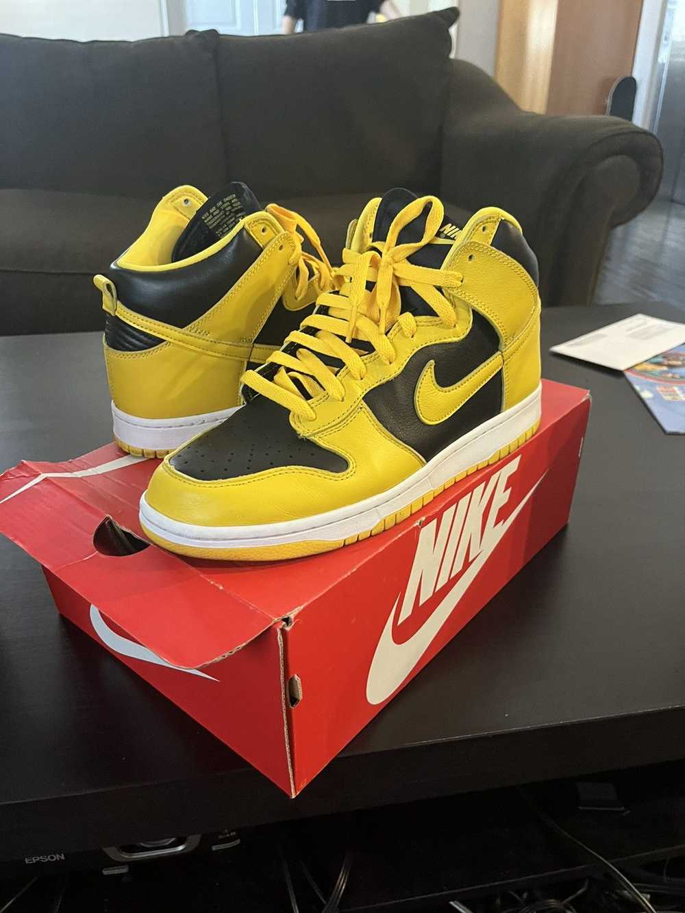 Nike Varsity maize Dunk - image 6