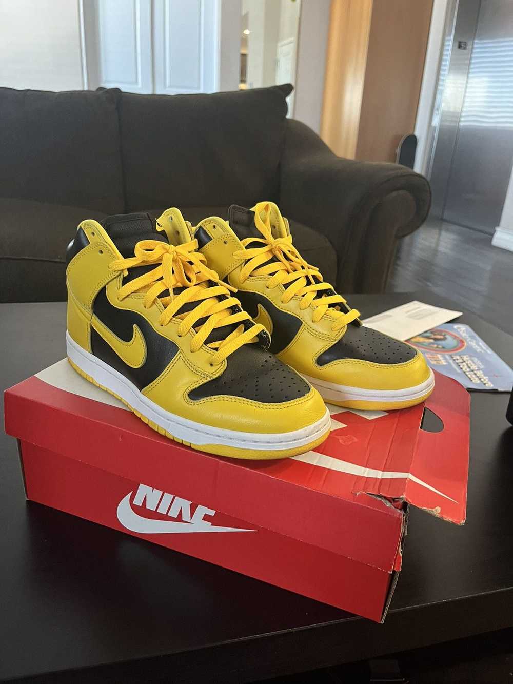 Nike Varsity maize Dunk - image 7