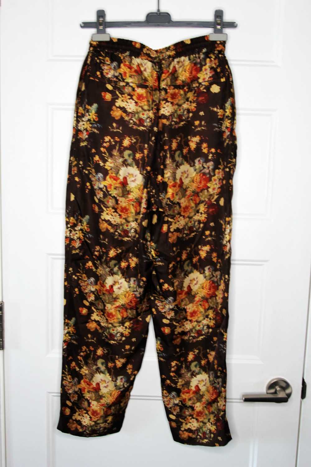 BNWT SS23 NANUSHKA FLORAL PRINT SILK PANTS XS - image 3