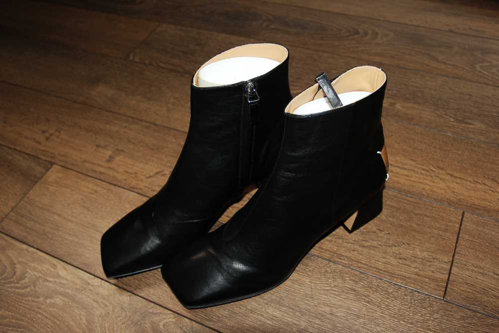 BNWT SS23 MAISON MARGIELA SQUARE TOE ANKLE BOOTS … - image 2