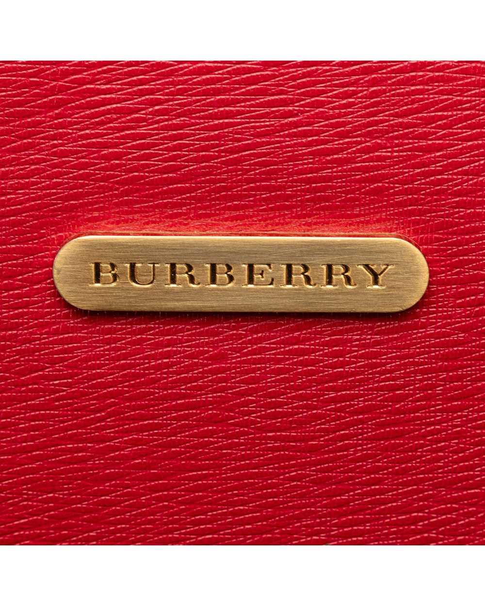 Burberry Classic Leather Handbag with Zip Closure… - image 7