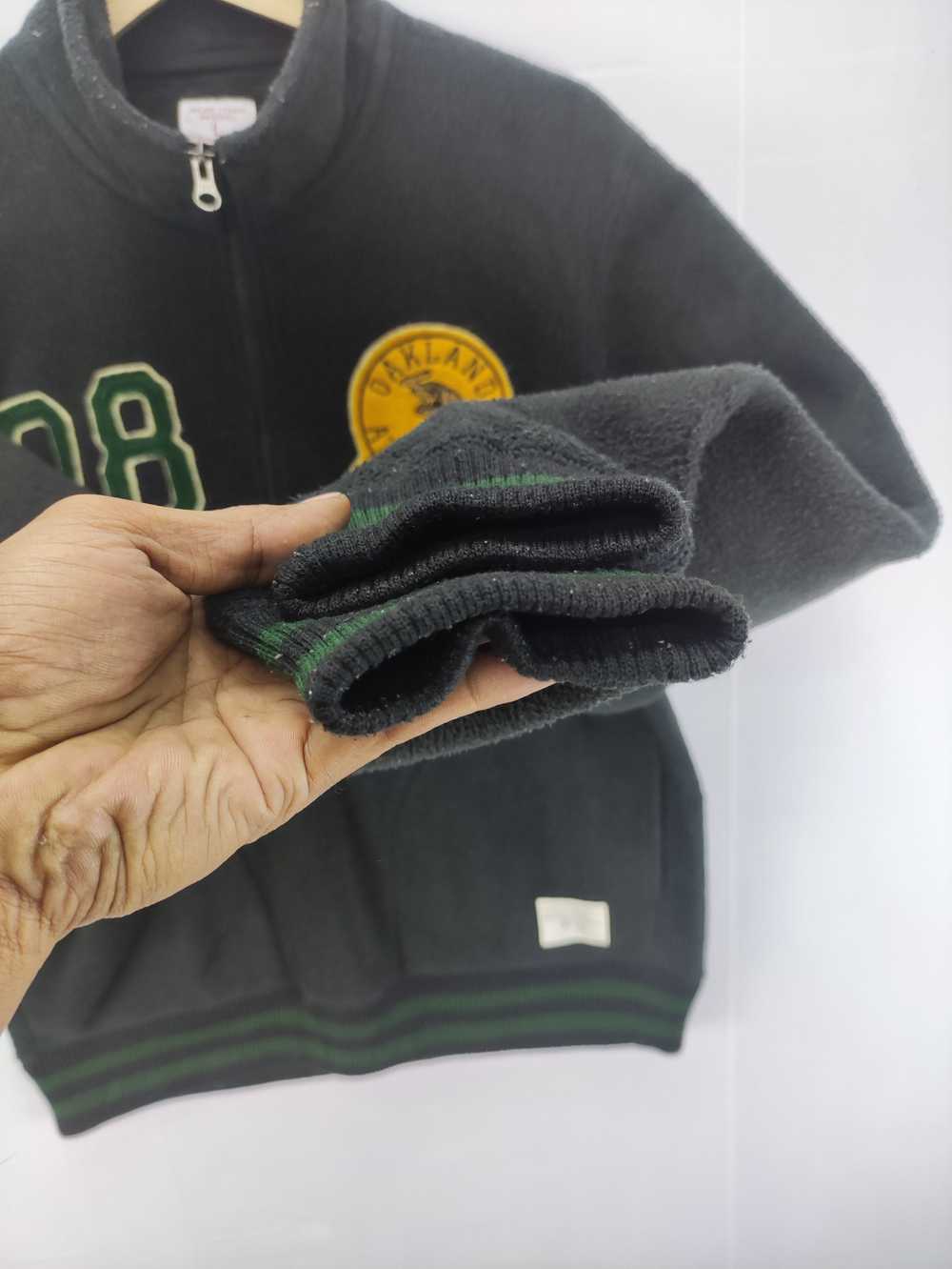 Uniqlo - Vintage Oakland Athletics Fleece Sweater… - image 3