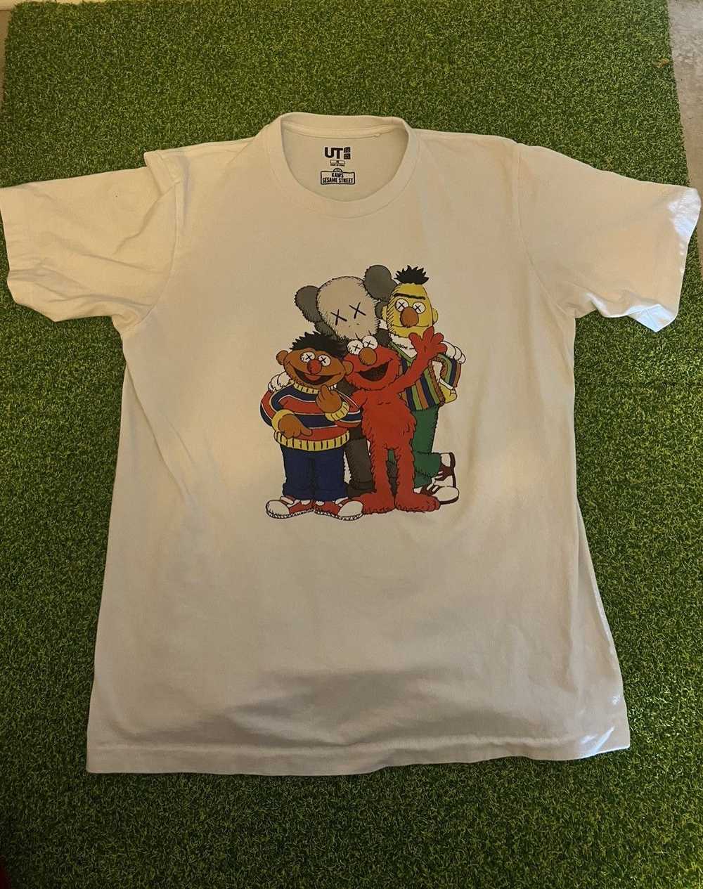 Kaws × Uniqlo Kaws X Sesame Street X Uniqlo - image 1