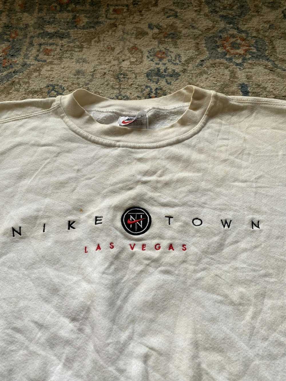 90’s Vintage Nike Town Los Angeles Crewneck Sweat… - image 2