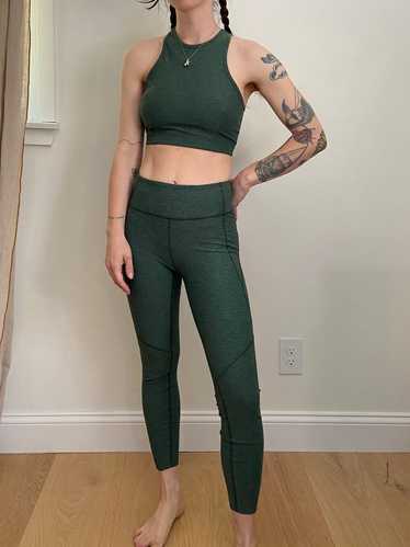 Outdoor Voices Athena Top and Cropped Leggings (XS