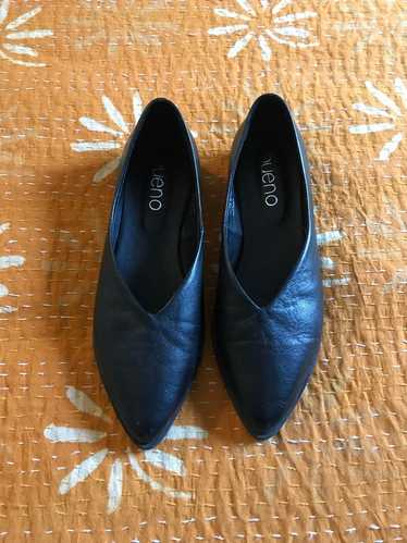 Bueno Pointed Black Leather Flat (37) | Used,…