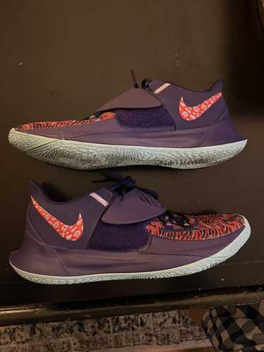 Nike Kyrie Basketball Shoe