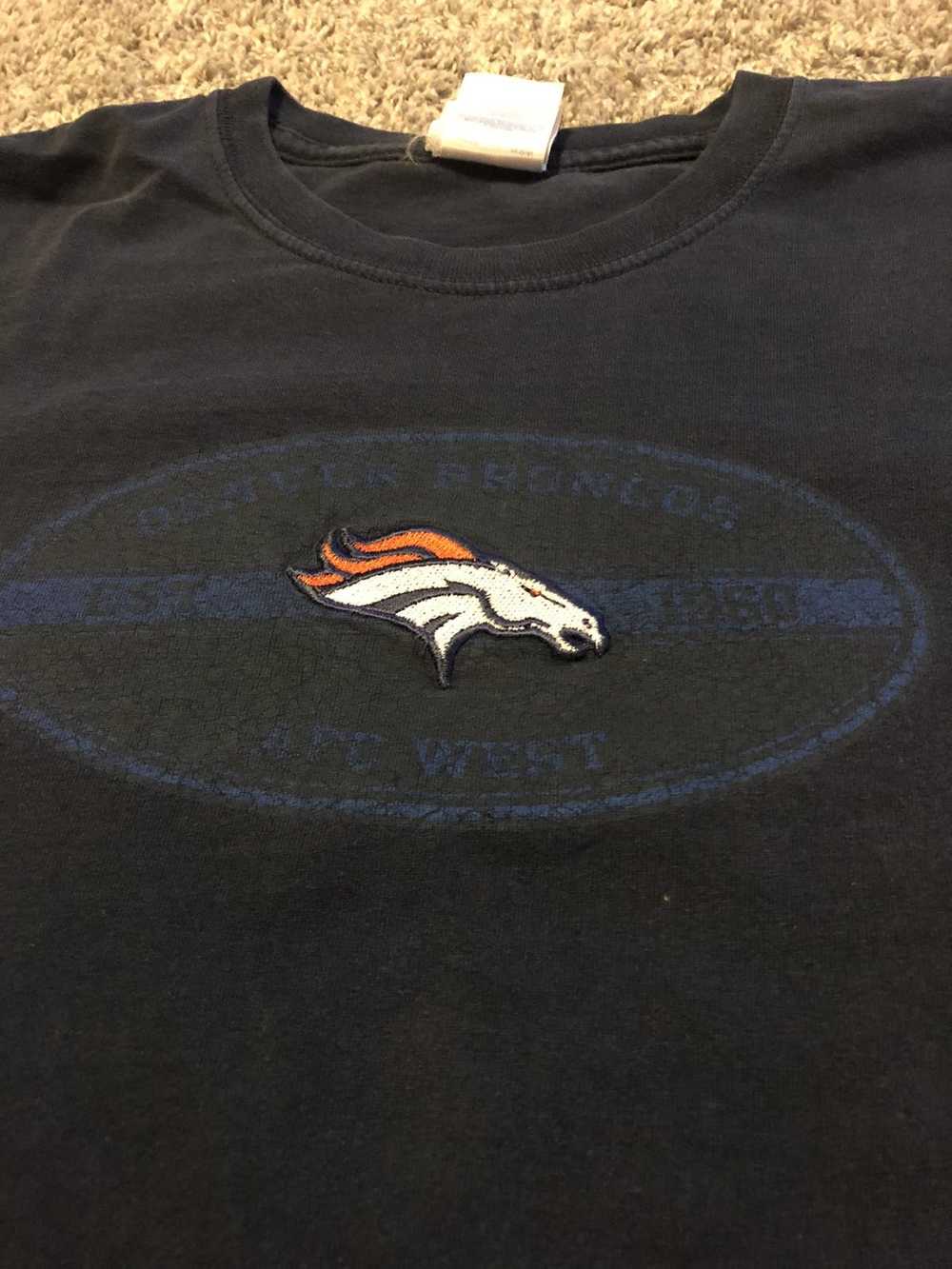 Vintage NFL Denver Broncos Tee Size Large - image 2