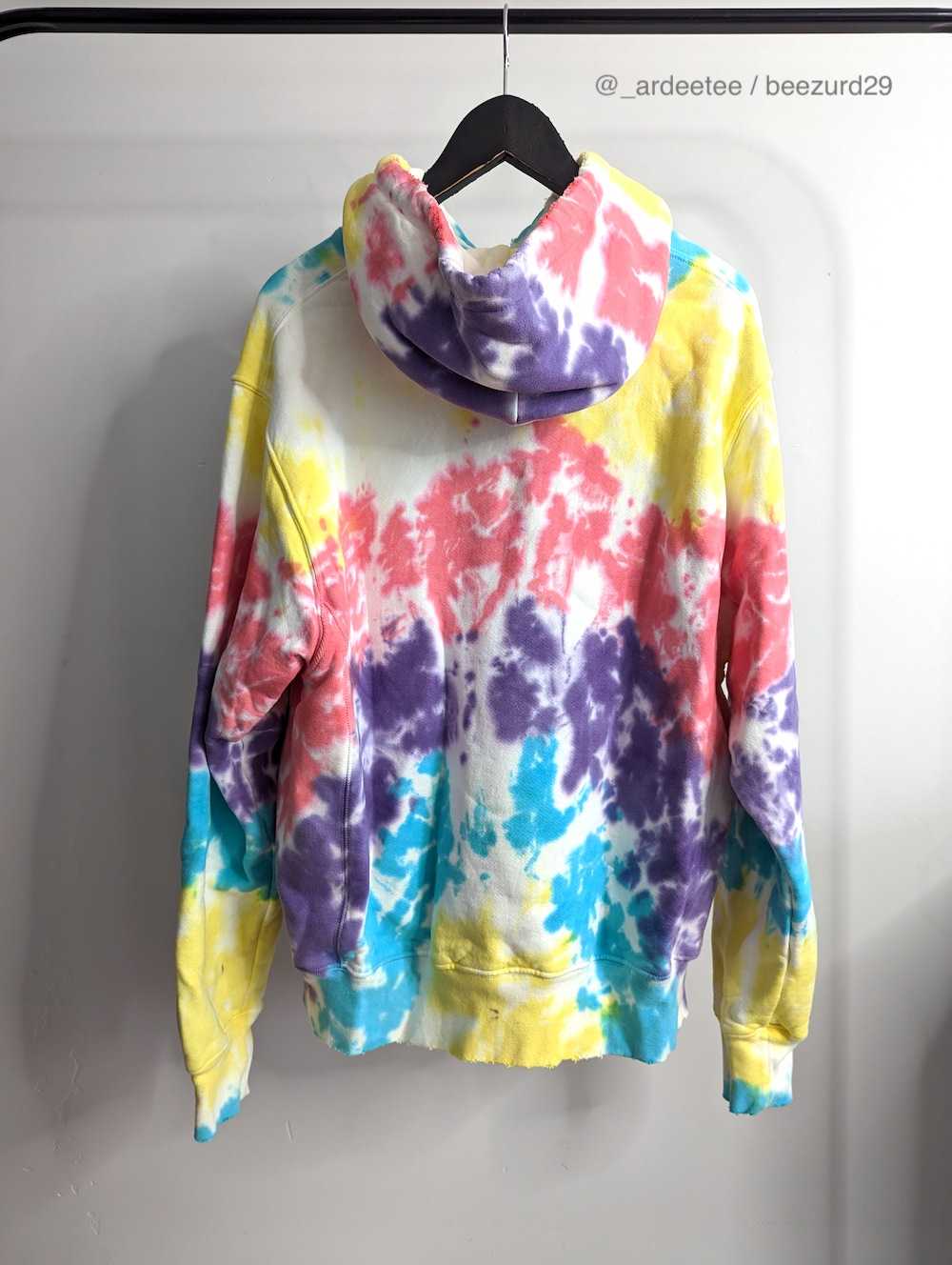 Gallery Dept. - *NWT* TIE DYE DISTRESSED PEACE HO… - image 5