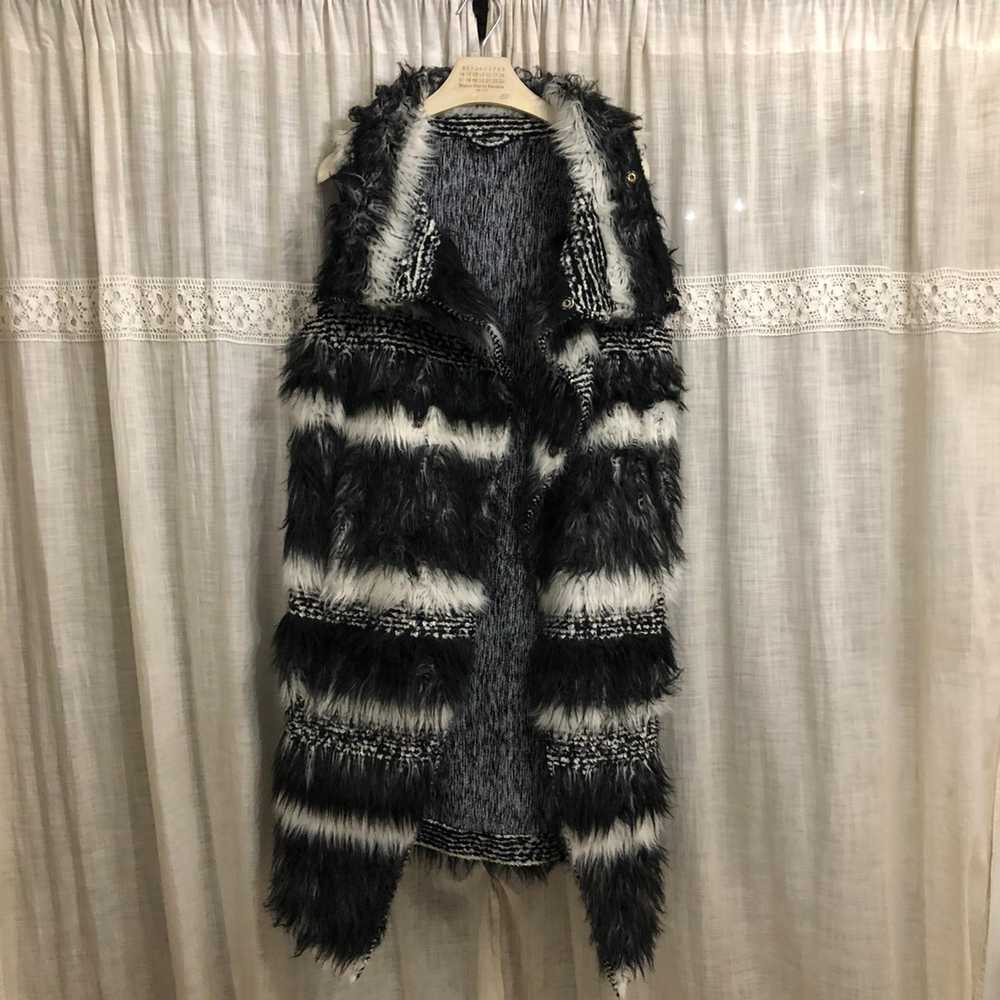 Rare fur Guidi jacket with no sleeve - image 10