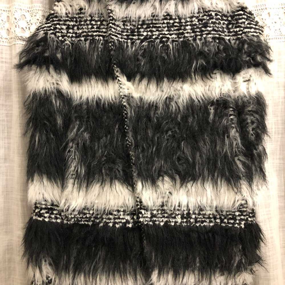 Rare fur Guidi jacket with no sleeve - image 5