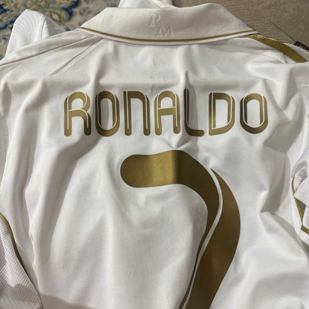 Ronaldo real madrid jersey 2011-2012 - image 1
