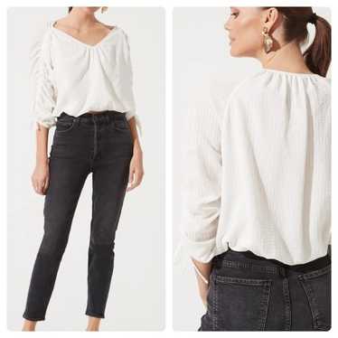 ASTR the Label White Ruched Long Sleeve Top White