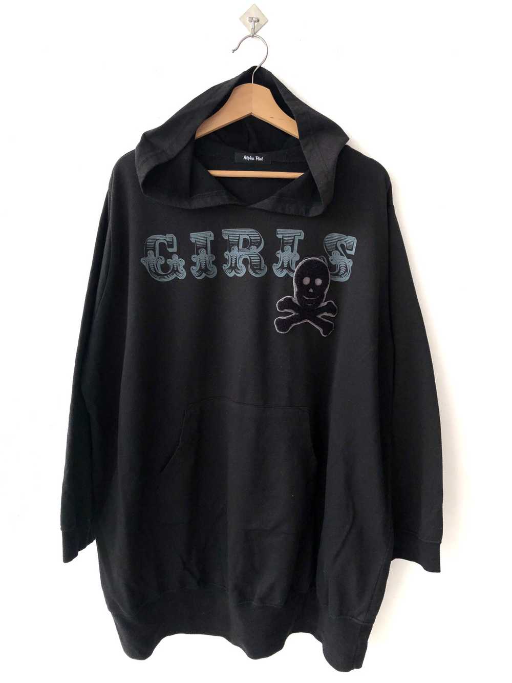 Skulls - Alpha Flat “Girls” Skulls Oversized Pull… - image 1