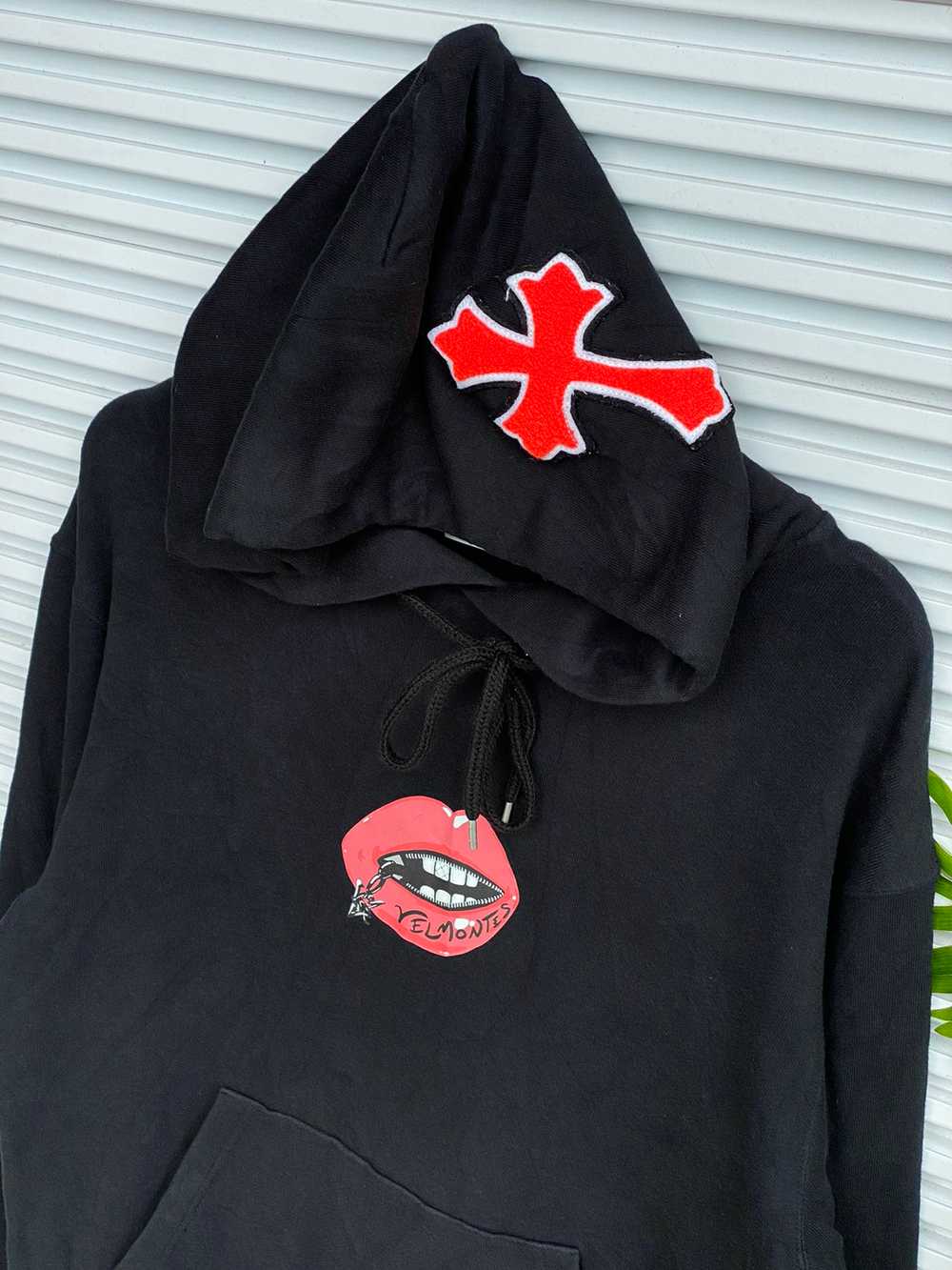 Vintage - Vintage Velmontes Chrome Design Hearts Cross Hoodies