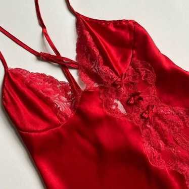 Vintage red satin & lace cami - image 1