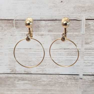Vintage Clip On Earrings Gold Tone Circle Dangle - image 1