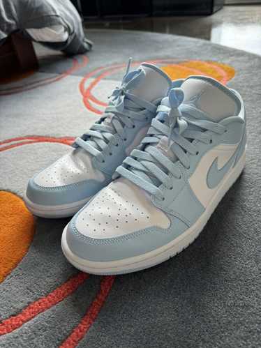 Nike Air Jordan 1- Ice Blue