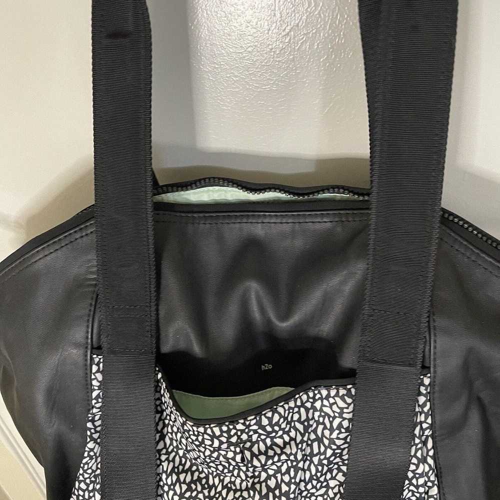 Lululemon Free to Be Bag yoga gym zip tote bag in… - image 6