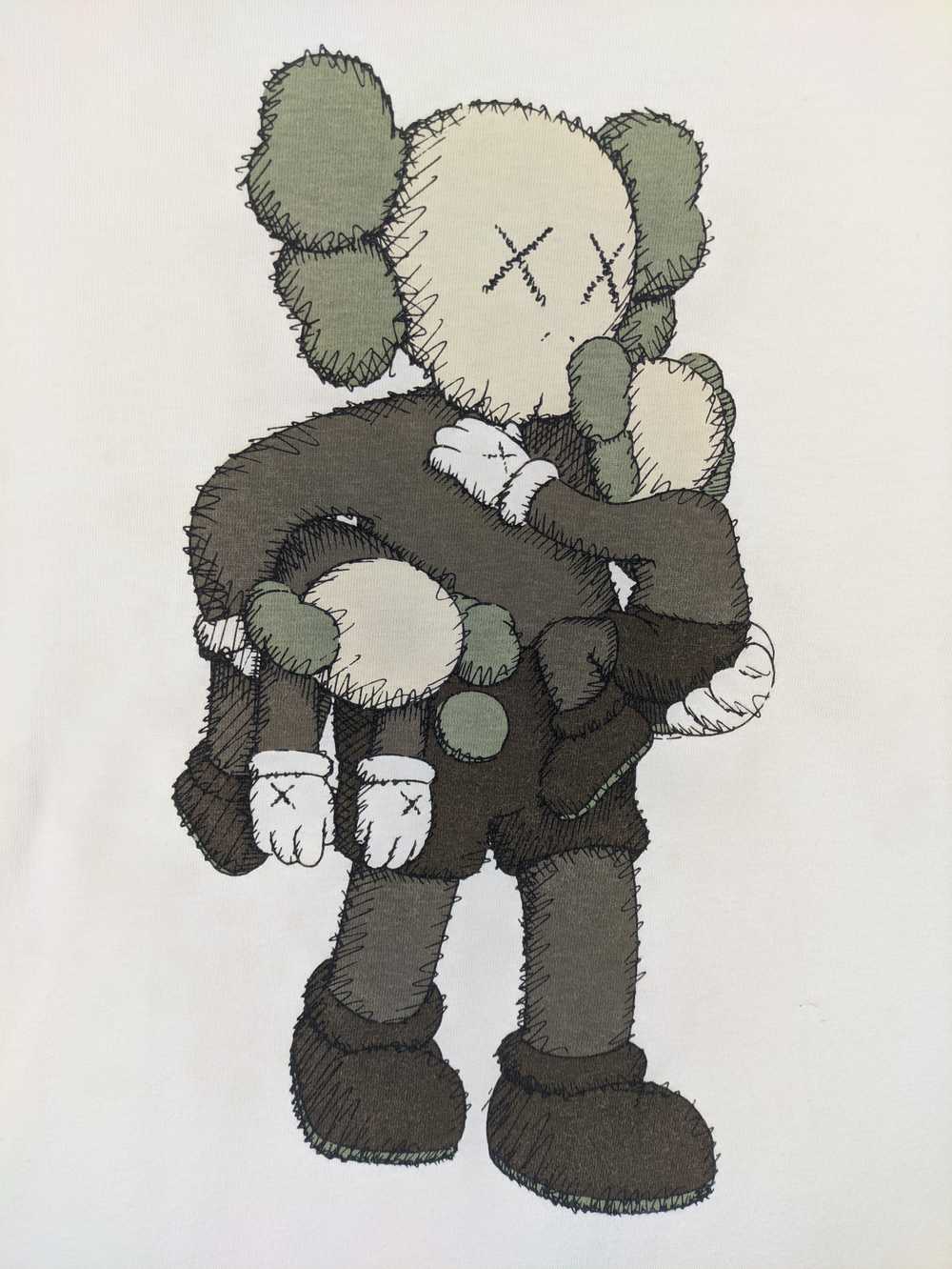 Uniqlo - Steals🔥Kaws X Uniqlo T Shirt - image 2