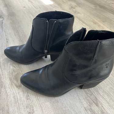 Frye ankle booties black leather 7