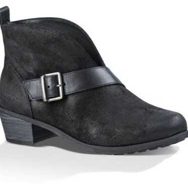 Ugg Wright Buckle Boots Black Suede 6