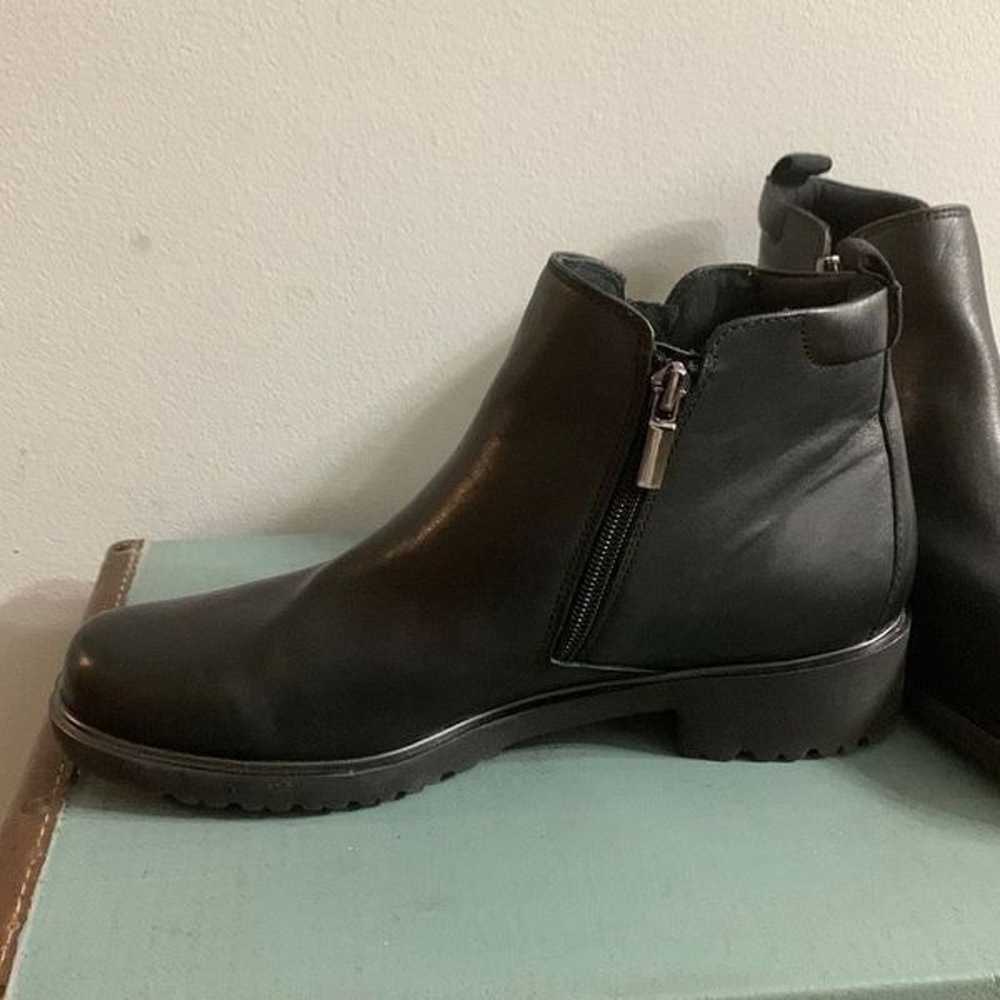 Munro black leather ankle boots Rourke black leat… - image 3