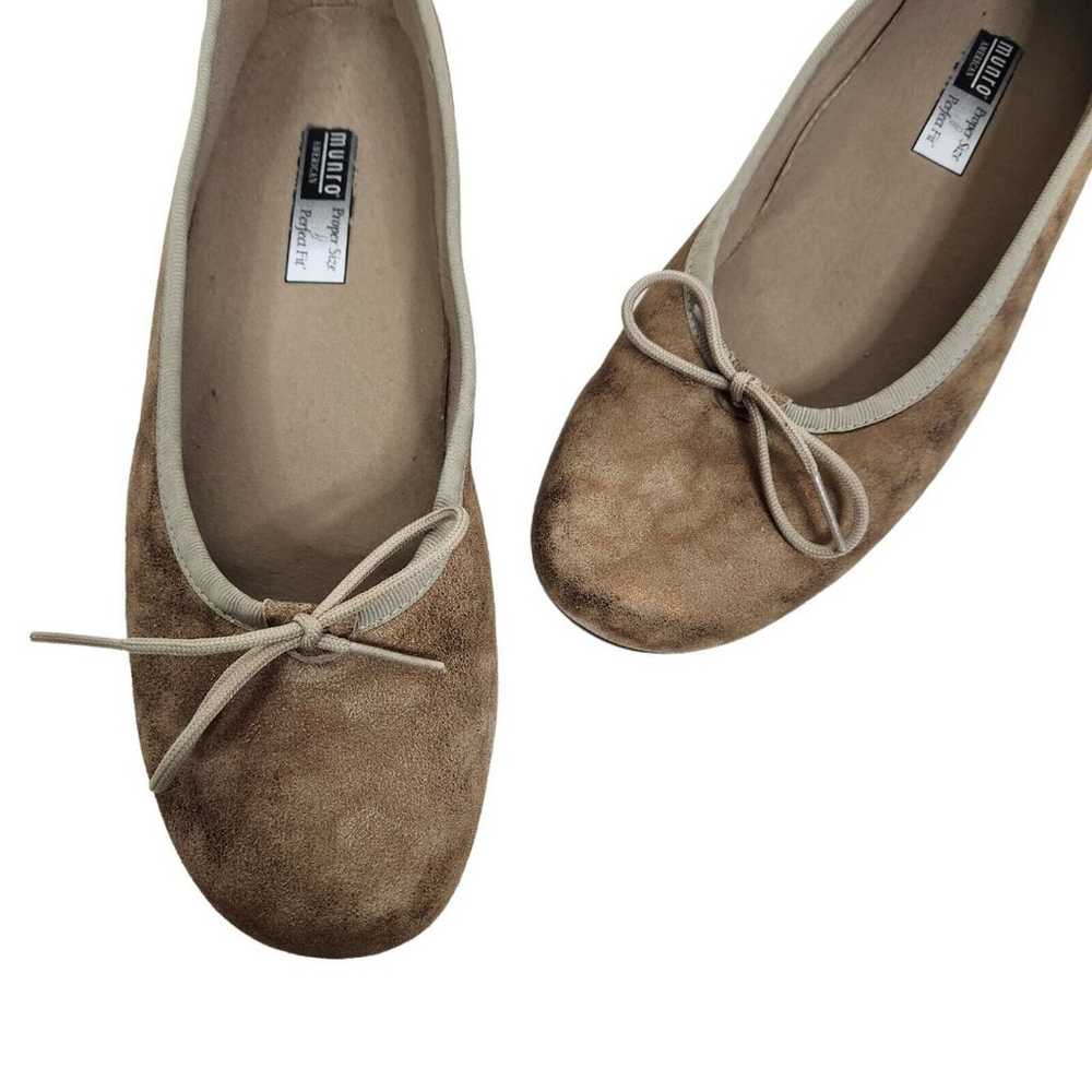 MUNRO Shoes Womens 8 Narrow Gold Beige Suede Leat… - image 1
