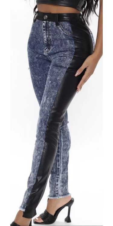 Other Fashion Nova Blue and Black Jeans US 9