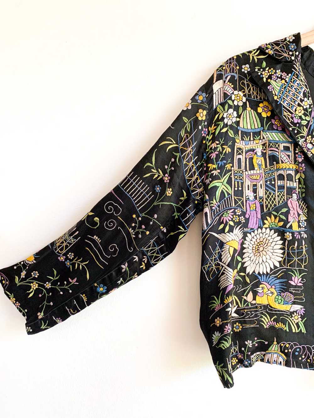 1920's Silk Chinoiserie Embroidered Jacket - image 3