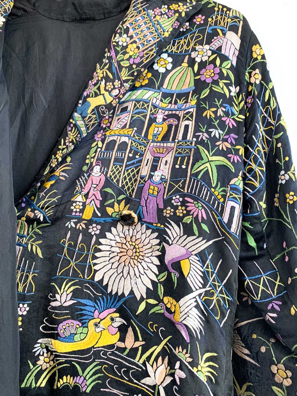 1920's Silk Chinoiserie Embroidered Jacket - image 4