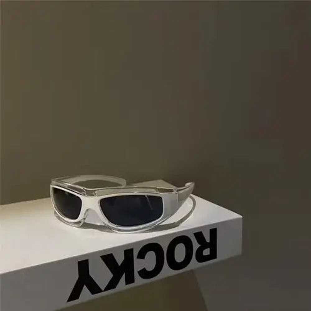 Streetwear Retro punk sunglasses - image 2