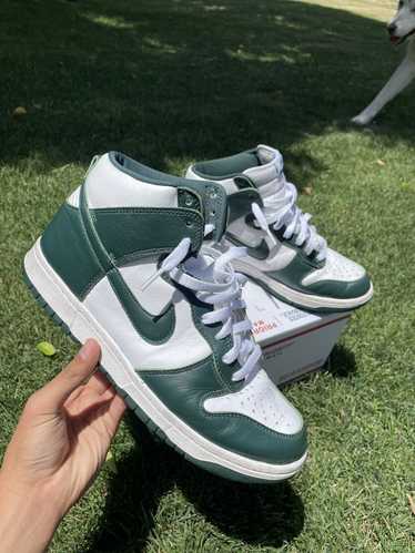 Nike Nike Dunks “Spartan Green”