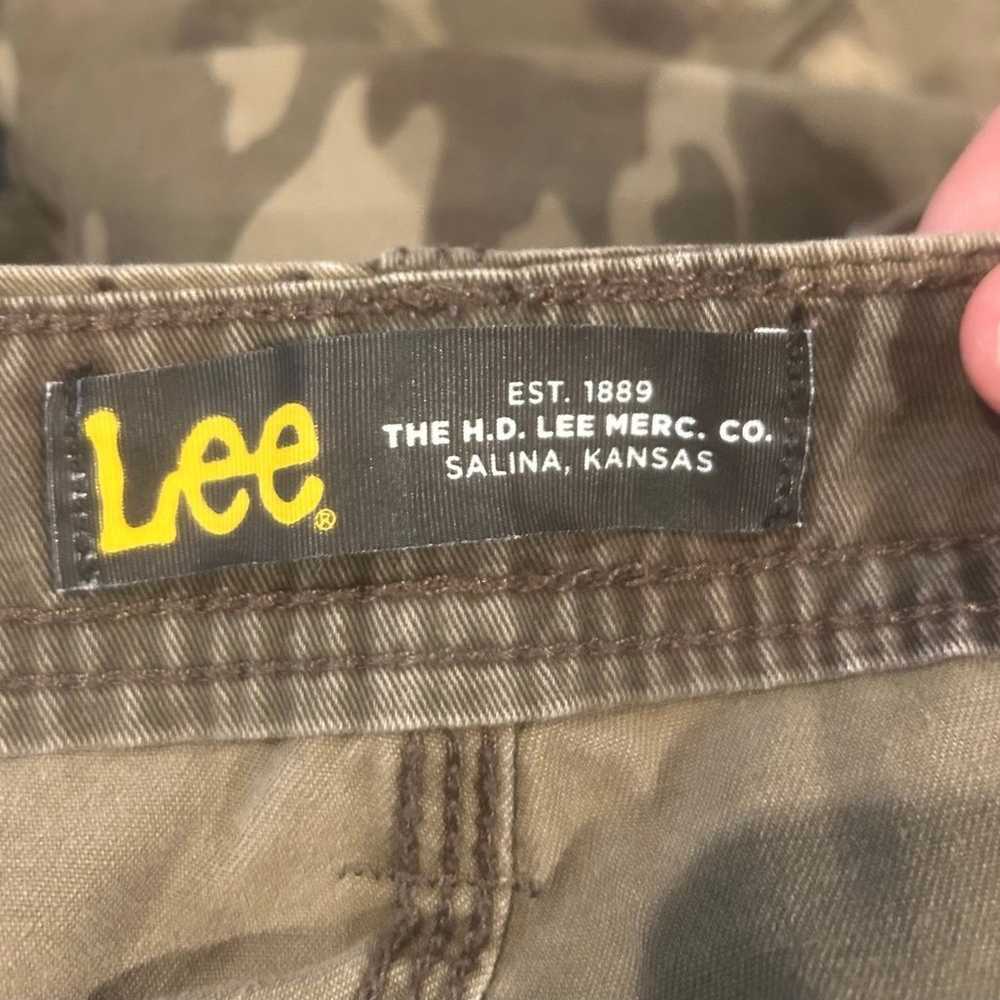 Vintage Y2k Lee Camo Cargo Shorts No Flaws - image 3