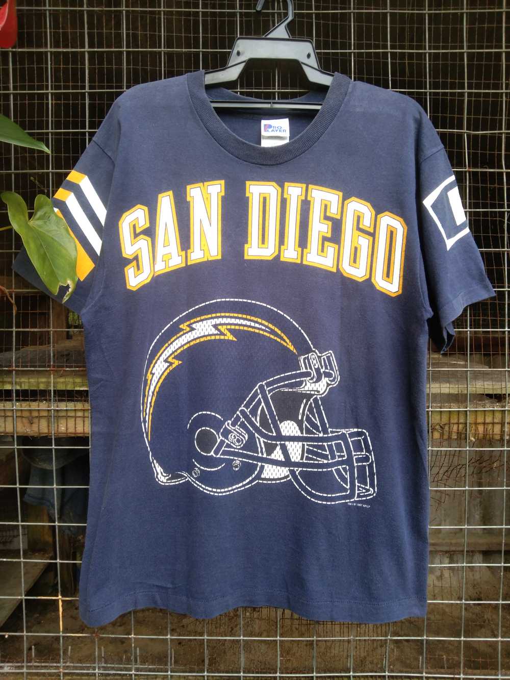 NFL - VINTAGE 1997 SAN DIEGO CHARGERS MEN'S T-SHI… - image 1