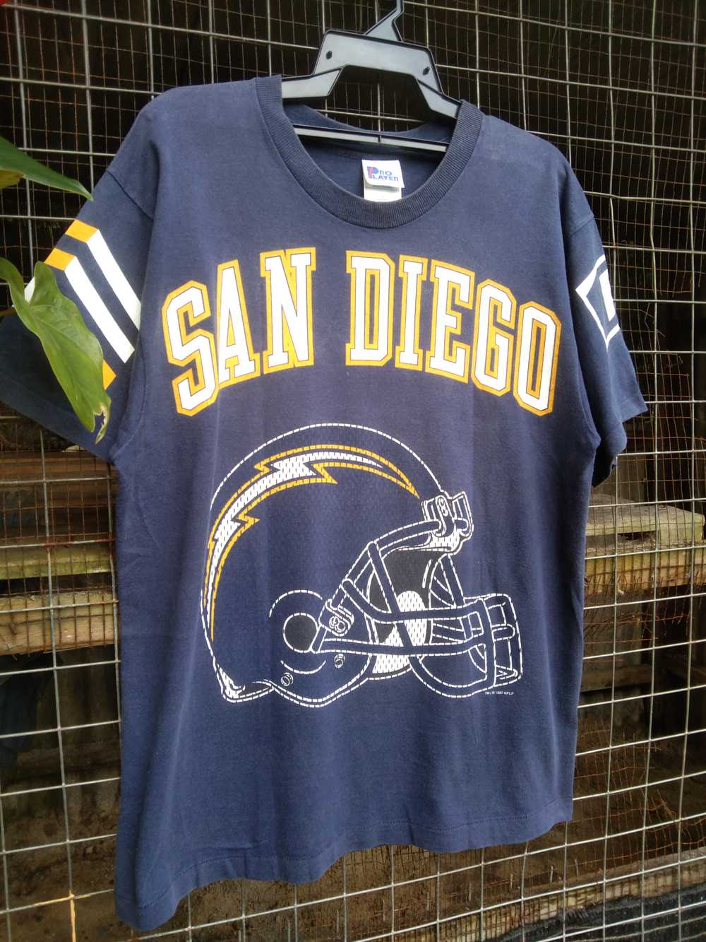 NFL - VINTAGE 1997 SAN DIEGO CHARGERS MEN'S T-SHI… - image 3