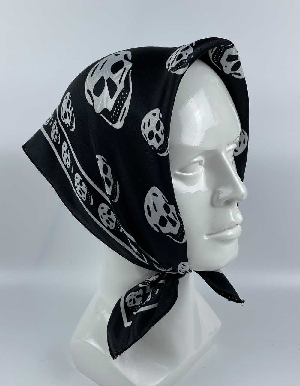 Skulls - skulls bandana scarf - image 1