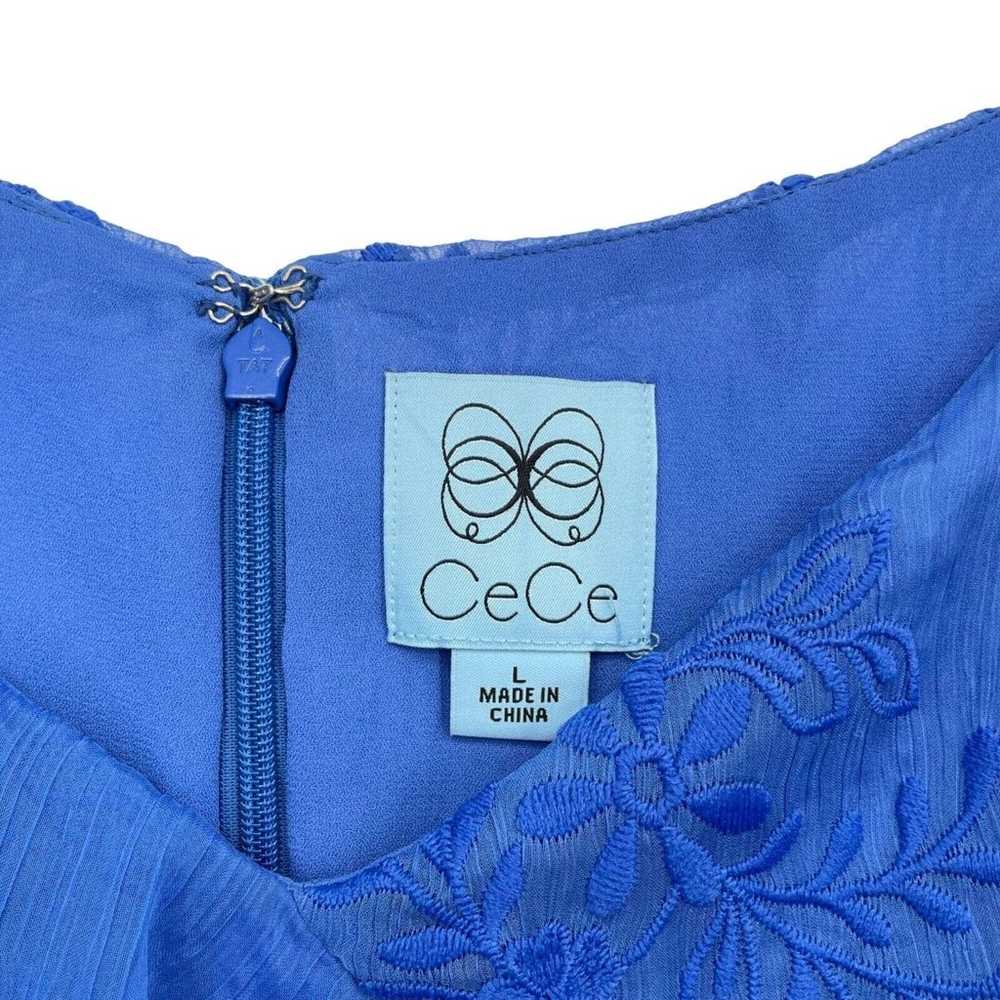 Cece Size Large Blue Ruffle Floral Embroidered V-… - image 4