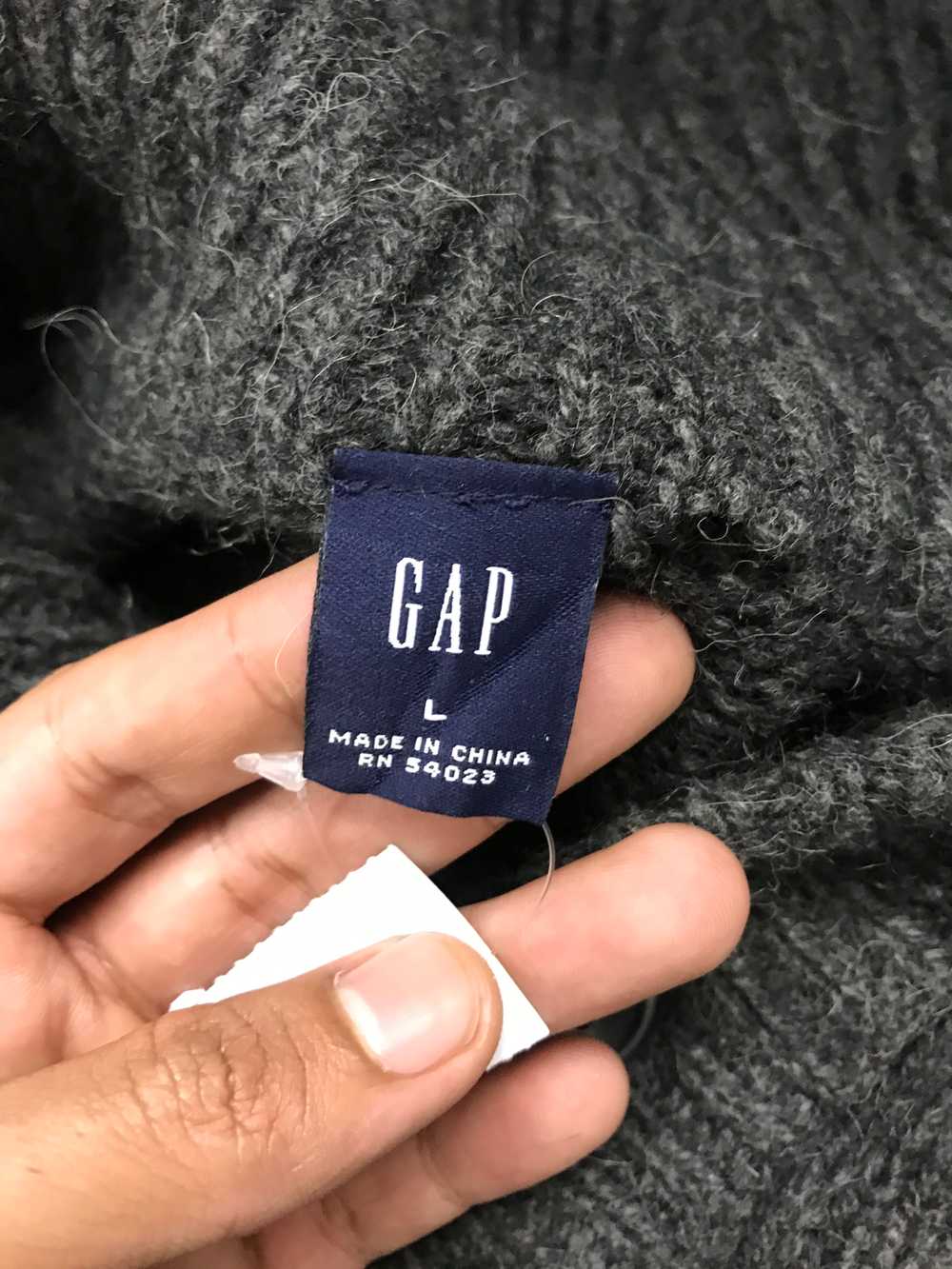 Homespun Knitwear - Gap Classic Vintage Line Shaw… - image 8