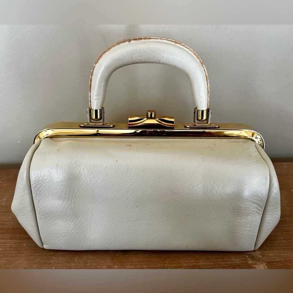 Vintage Saber Off White Leather Handbag & Change … - image 4