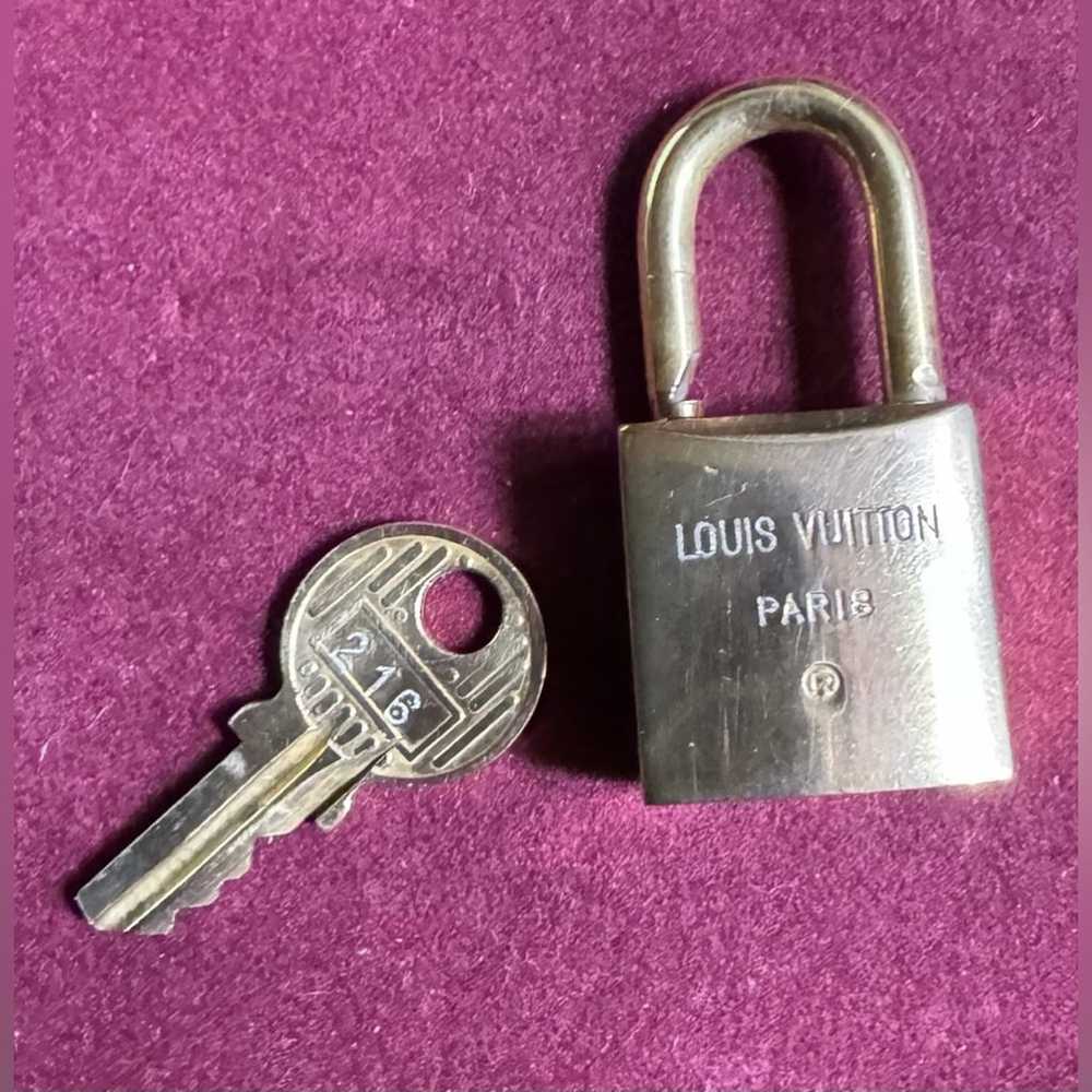 #216 Louis Vuitton Lock and Key EUC - image 3