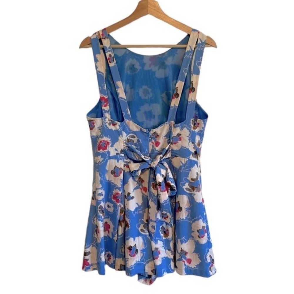 ASTR The Label Sleeveless Tie Back Pleated Floral… - image 4