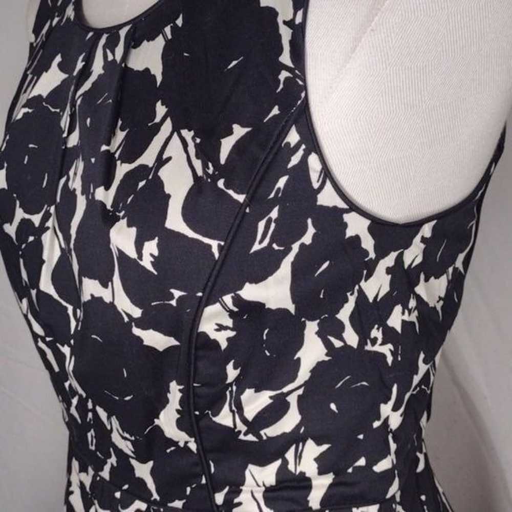 Talbots floral fit and flare dress sz 8 - image 3